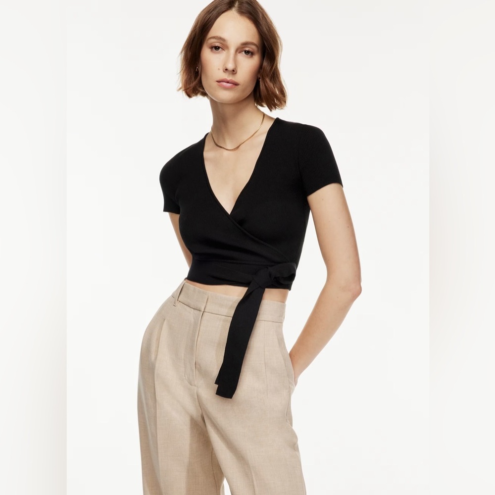 Aritzia Wilfred Black Short-Sleeve Wrap Crop Top Sz XS